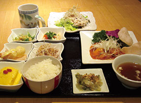 敷島店のランチ 中国家庭料理 桃